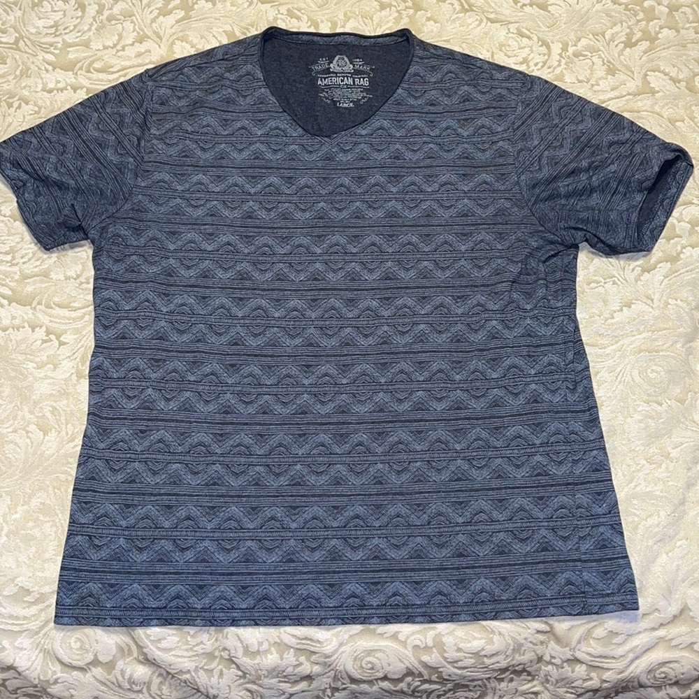 Men’s American Rag T-Shirt. Size Large.
